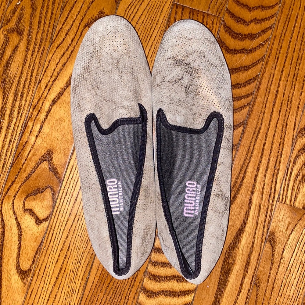 Munro 8.5 Loafer (tan with a light gold shimmer)